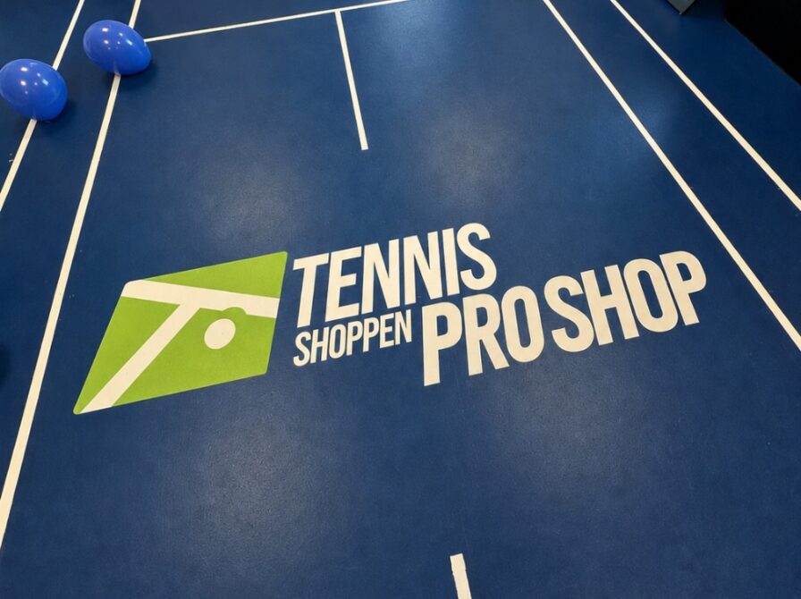 Tennisshoppen Proshop på Frederiksberg med stort udvalg af tennisketchere, tennissko, tøj og tennisudstyr.